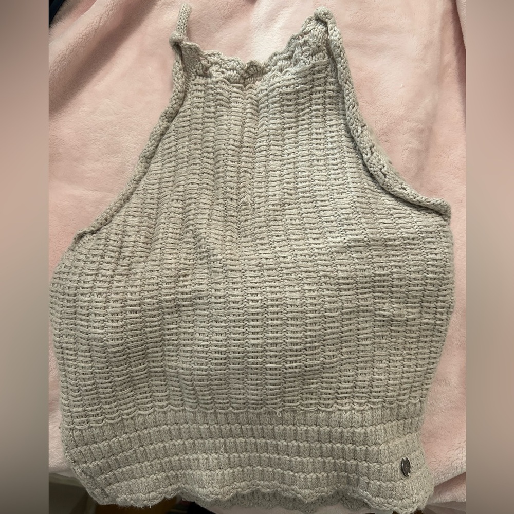 Hollister top